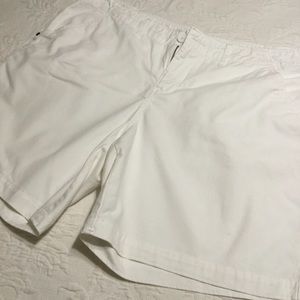 VENUS sz 18 Shorts Basic Design Pockets White